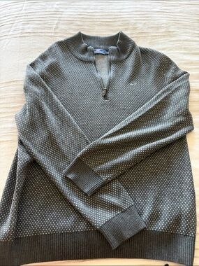 Vineyard Vines Men’s Olive Green Half-Zip Sweater with White Dots